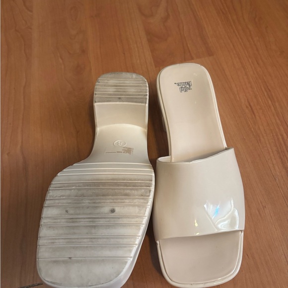 Wild Fable Cream Mules - Picture 2 of 4